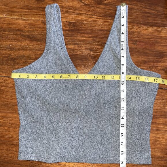 Gap Body Seamless Ribbed Bralette Tanks Cropped set of 2 Large - Picture 7 of 7